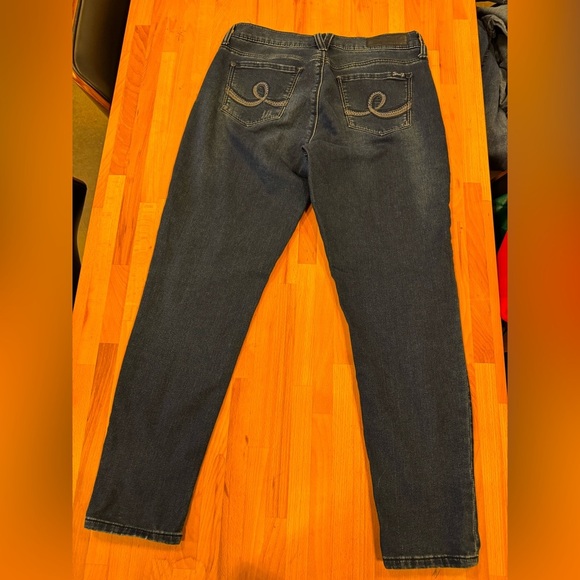Women’s seven girlfriends jeans size 6 - Picture 8 of 9